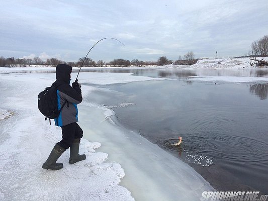 Изображение 1 : Ловля со льдин или как не провалиться под лед.